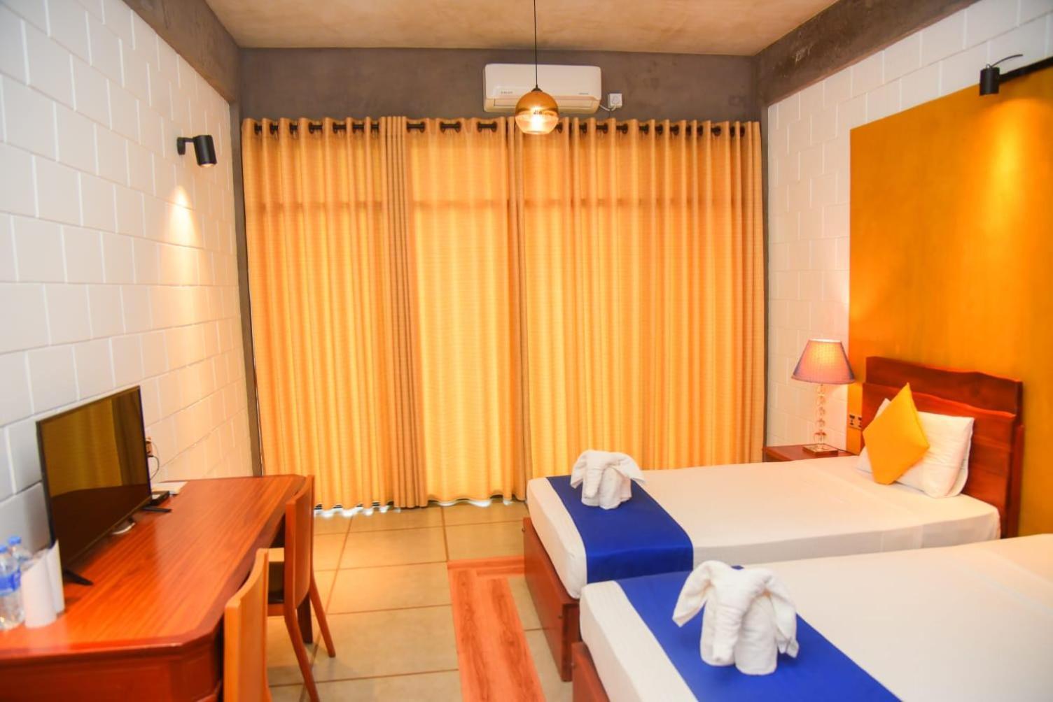 Royal Tusker Hotel Udawalawe Ngoại thất bức ảnh