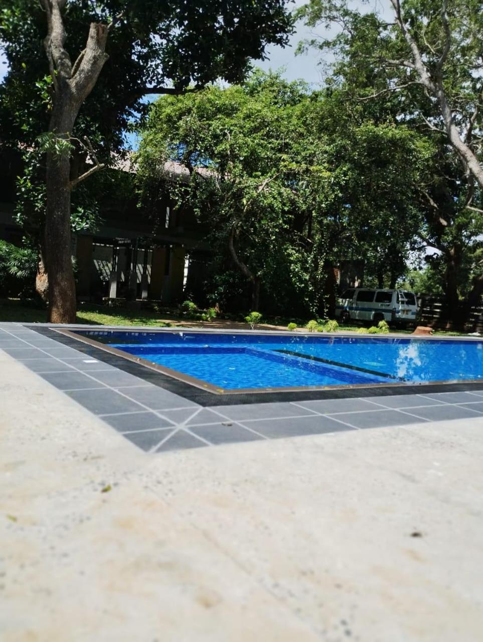 Royal Tusker Hotel Udawalawe Ngoại thất bức ảnh